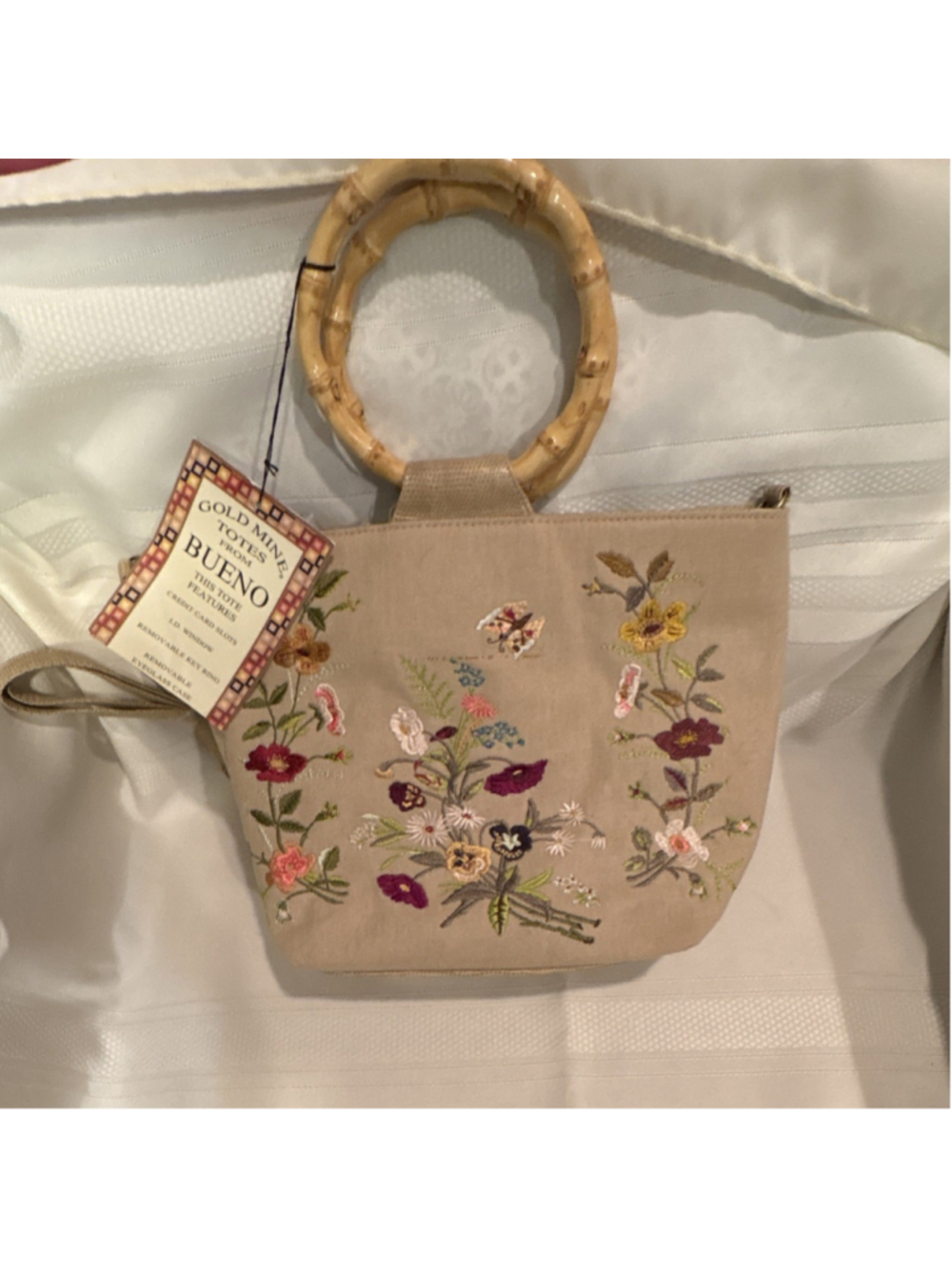 Bueno Gold Mine Totes Floral Embroidered Bamboo Handle Tote, Beige, Key Ring, E…